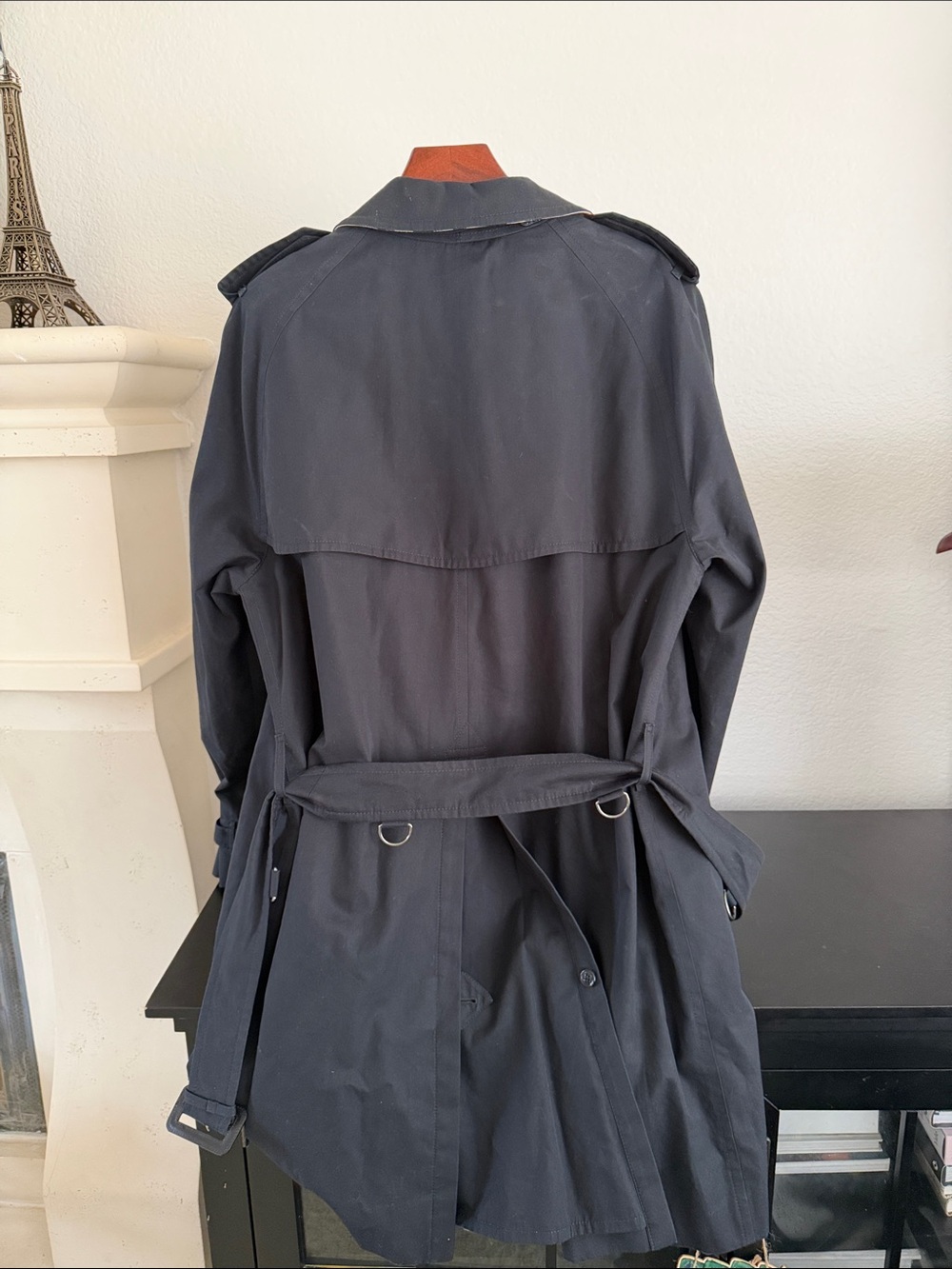 Burberry Men’s Black Double-Breasted Mid-length Kensington Trench Coat - Picture 4 of 10
